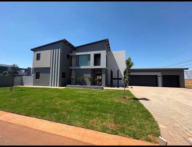 4 BEDROOM HOUSE FOR SALE IN MIDSTREAM HEIGHTS